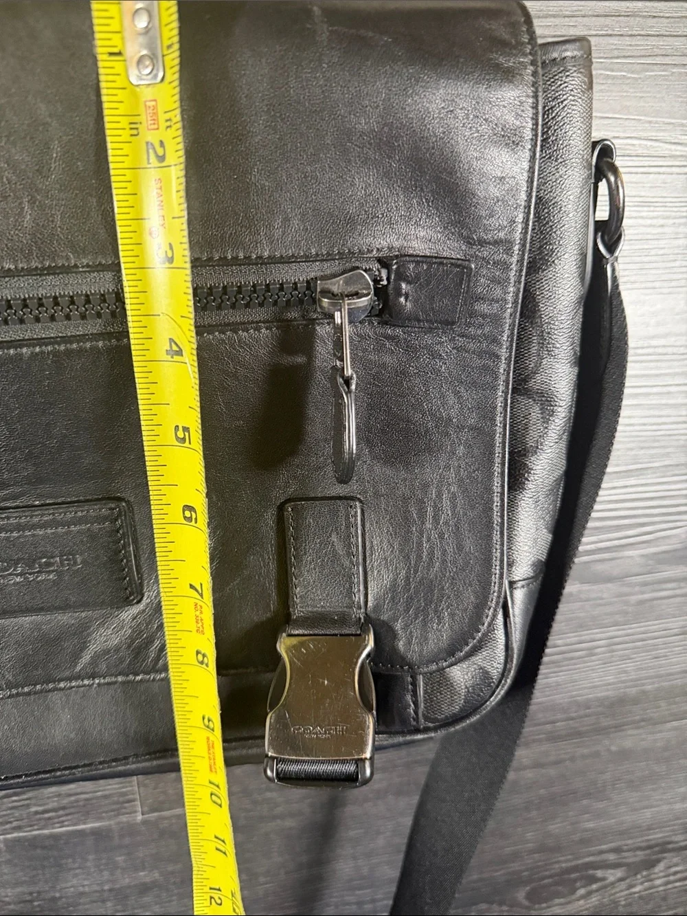 AUTHENTIC Coach Messenger Bag in Black/Charcoal with Signature Logo
